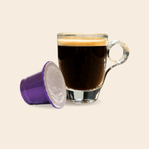 Capsule de café contenant le Mélange Violet, un assemblage de grains arabica et robusta.
